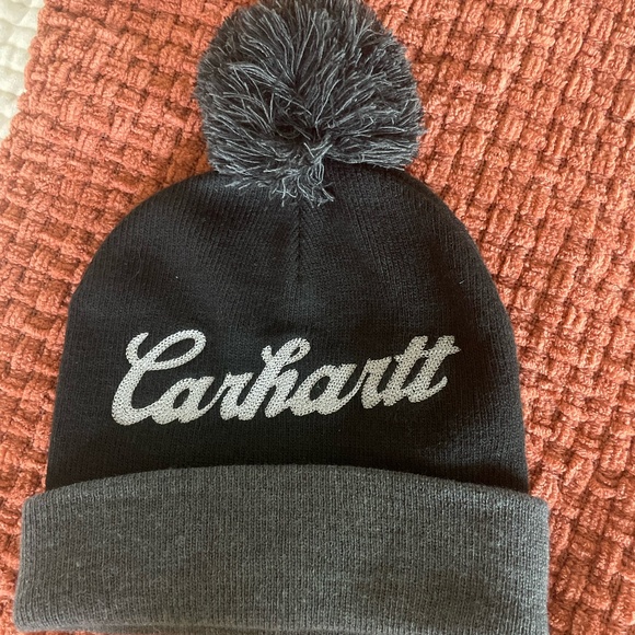 WOMENS GRAY & BLK CARHARTT BEANIE WITH POM POM - Picture 1 of 4